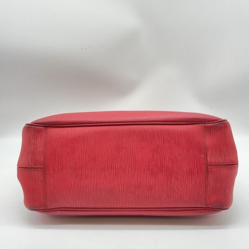 Louis Vuitton Epi Red Passy PM  Hand Bag - Picture 6 of 12